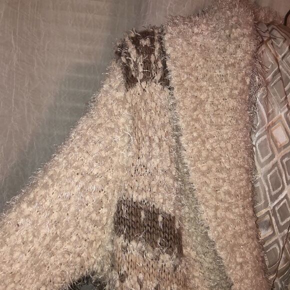 Between me & you S Oversized Chenille Knit Eyelash Long One Button Sweater - Picture 5 of 12